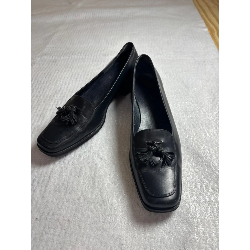 Salvatore Ferragamo Black Leather Tassel Loafers 8.5 Women's Dress Shoes Classic